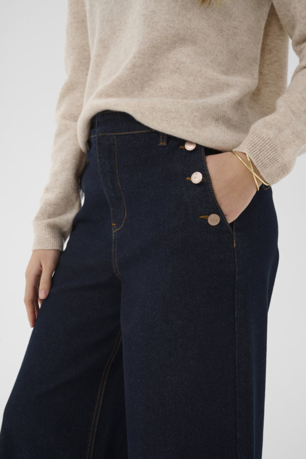 Visti Jeans With Button