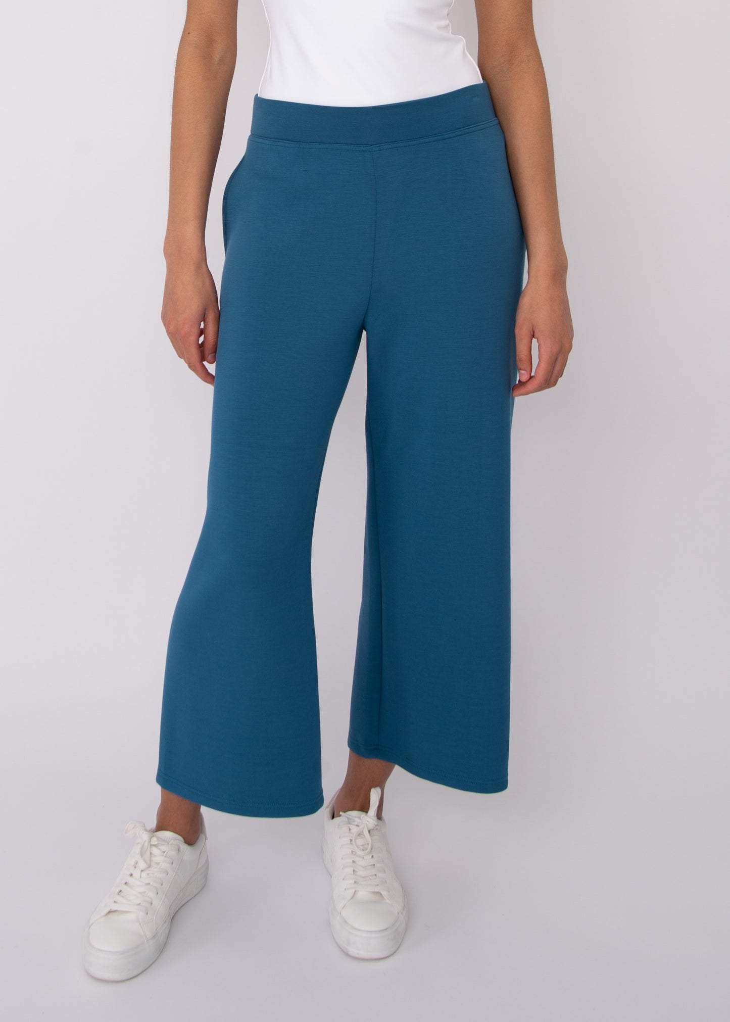 Victoria Cropped Pants