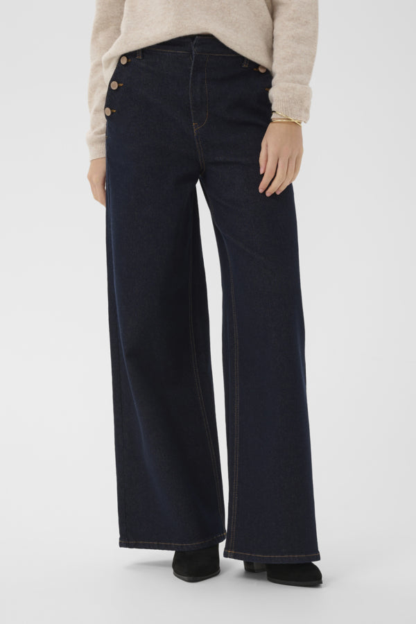 Visti Jeans With Button