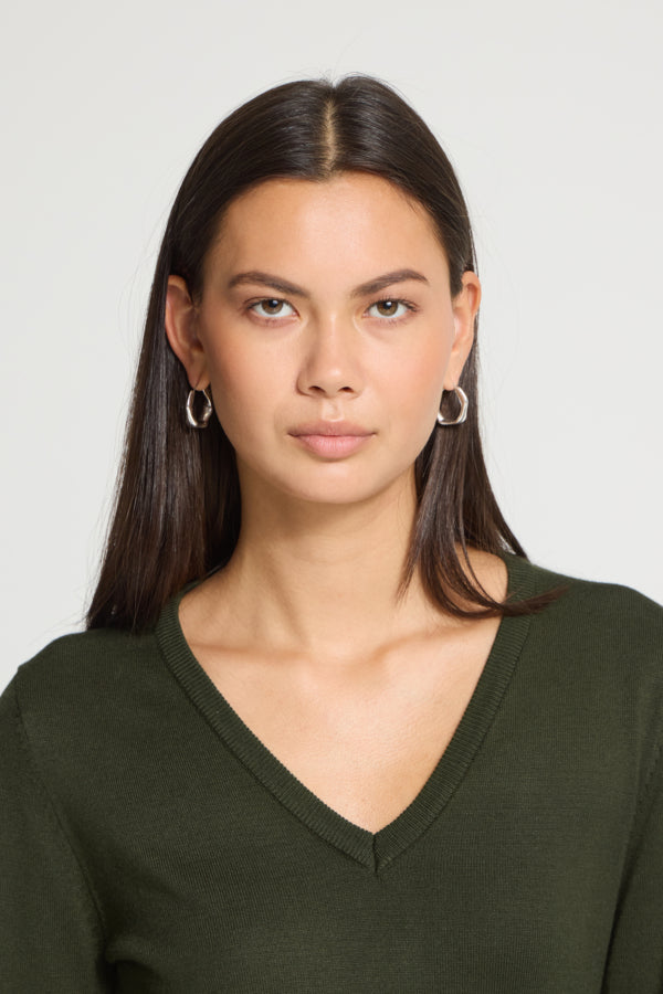 Luls V-Neck Long Sleeve Pullover