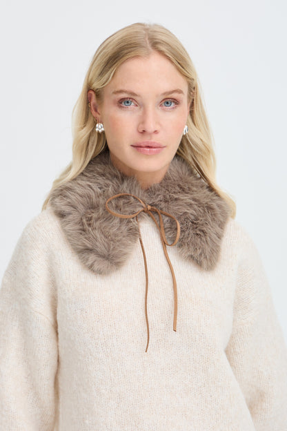Vi Faux Fur Collar