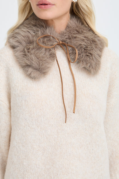 Vi Faux Fur Collar