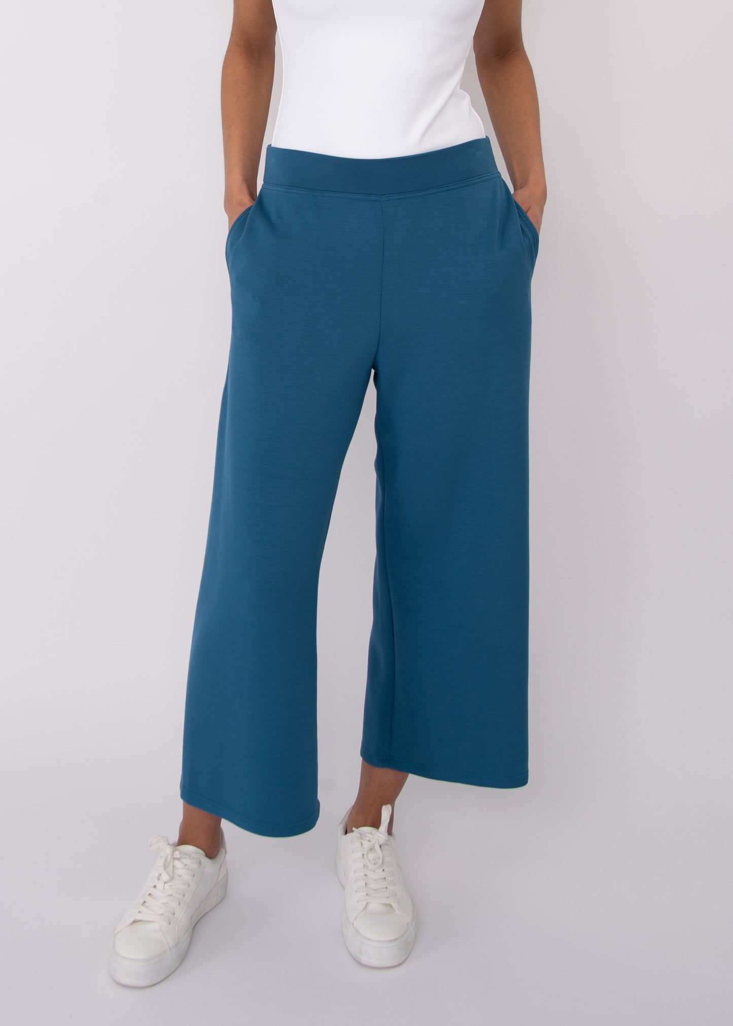 Victoria Cropped Pants